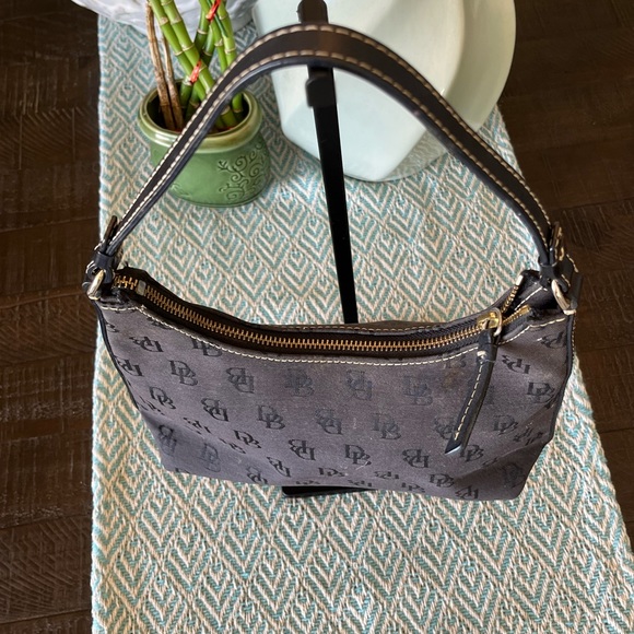 Dooney & Bourke Signature Logo Small Purse (Black) w/Gold Hardware. - Picture 6 of 8